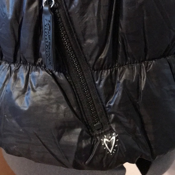 Betsy Johnson Black Puff Vest large - Picture 4 of 9